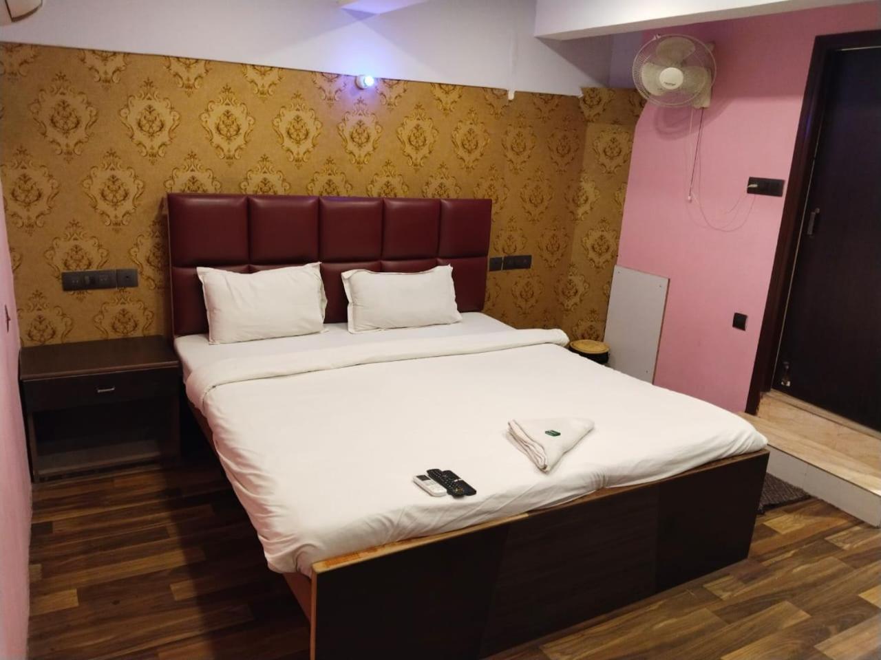 Hotel Ucs Calcutta Exteriör bild